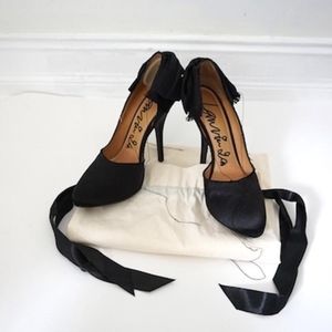 Lanvin Black Bow Embellished Women's Satin Heels